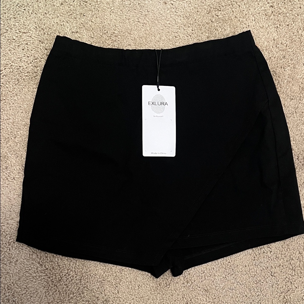 Exlura Women's Black Skort S NWT